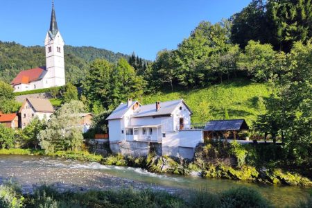 Idrija Area – Charming Riverside House