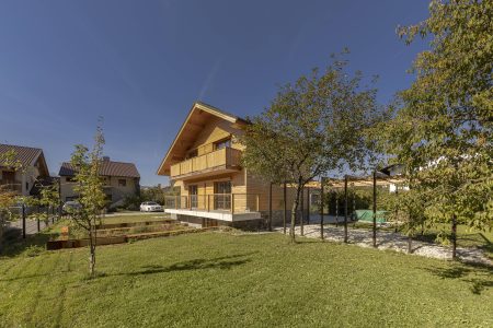Bled – Contemporary Alpine Home with Private Wellness Area in Bled